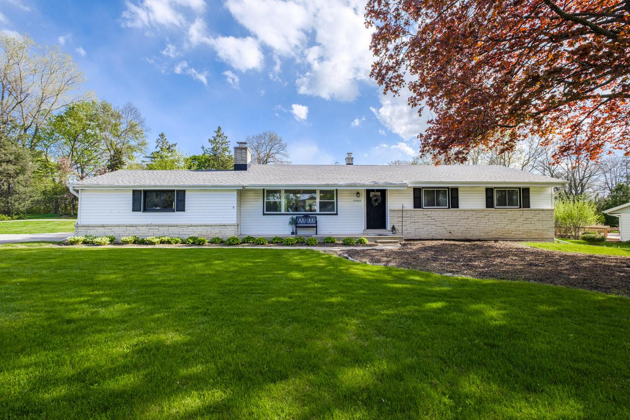 17535 Azure Ln., Brookfield, WI 53045