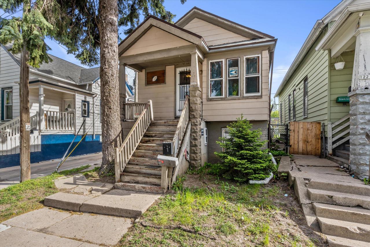 1217 W Orchard St #1219, Milwaukee, WI 53204
