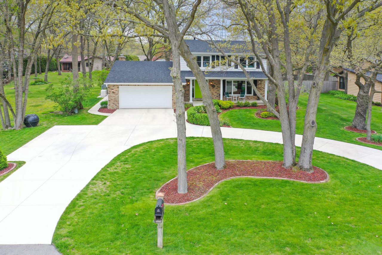 8710 Lakeshore Dr, Pleasant Prairie, WI 53158