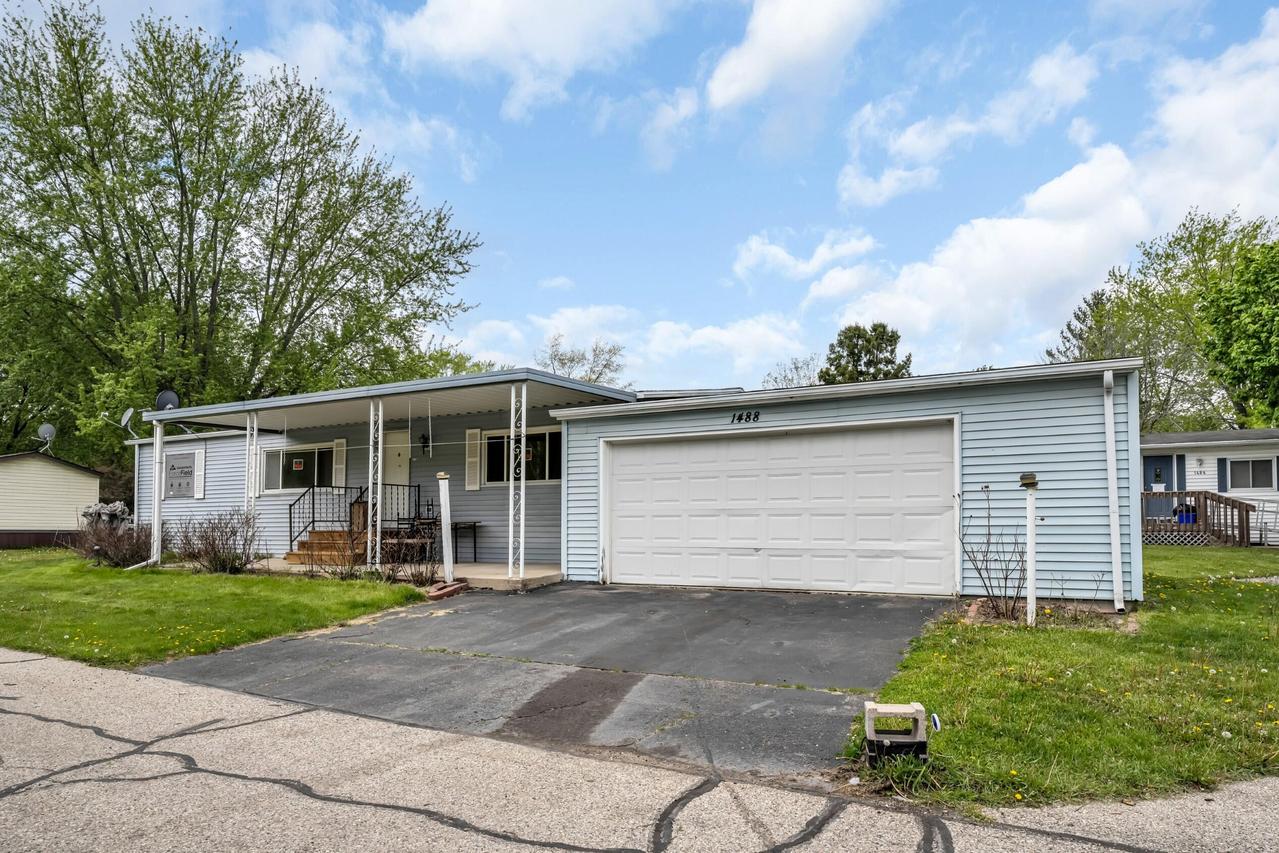 1488 Greenfield Ave, Lyons, WI 53105