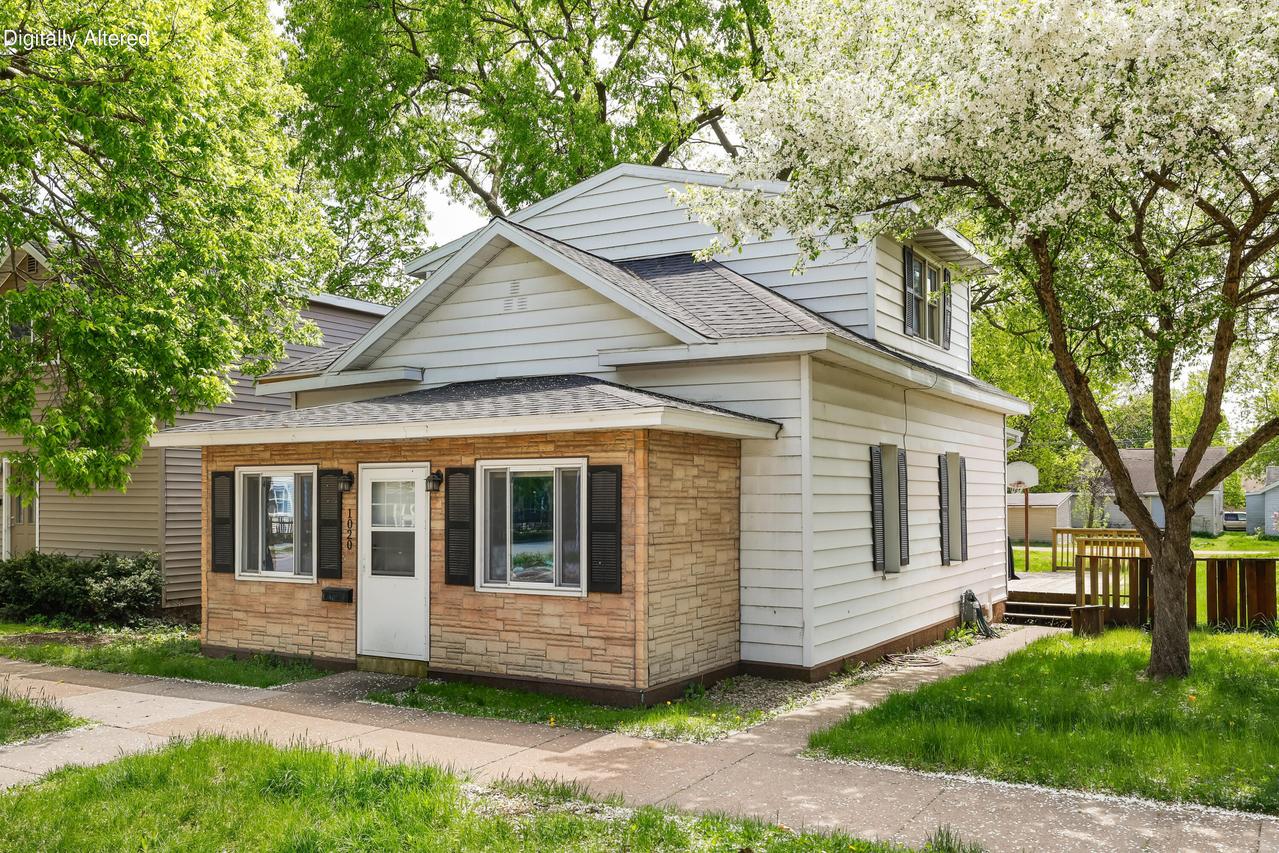 1020 Farnam St, La Crosse, WI 54601
