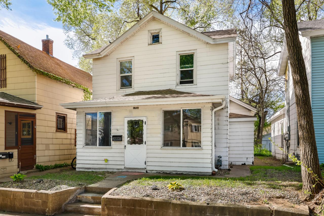1708 Market St, La Crosse, WI 54601