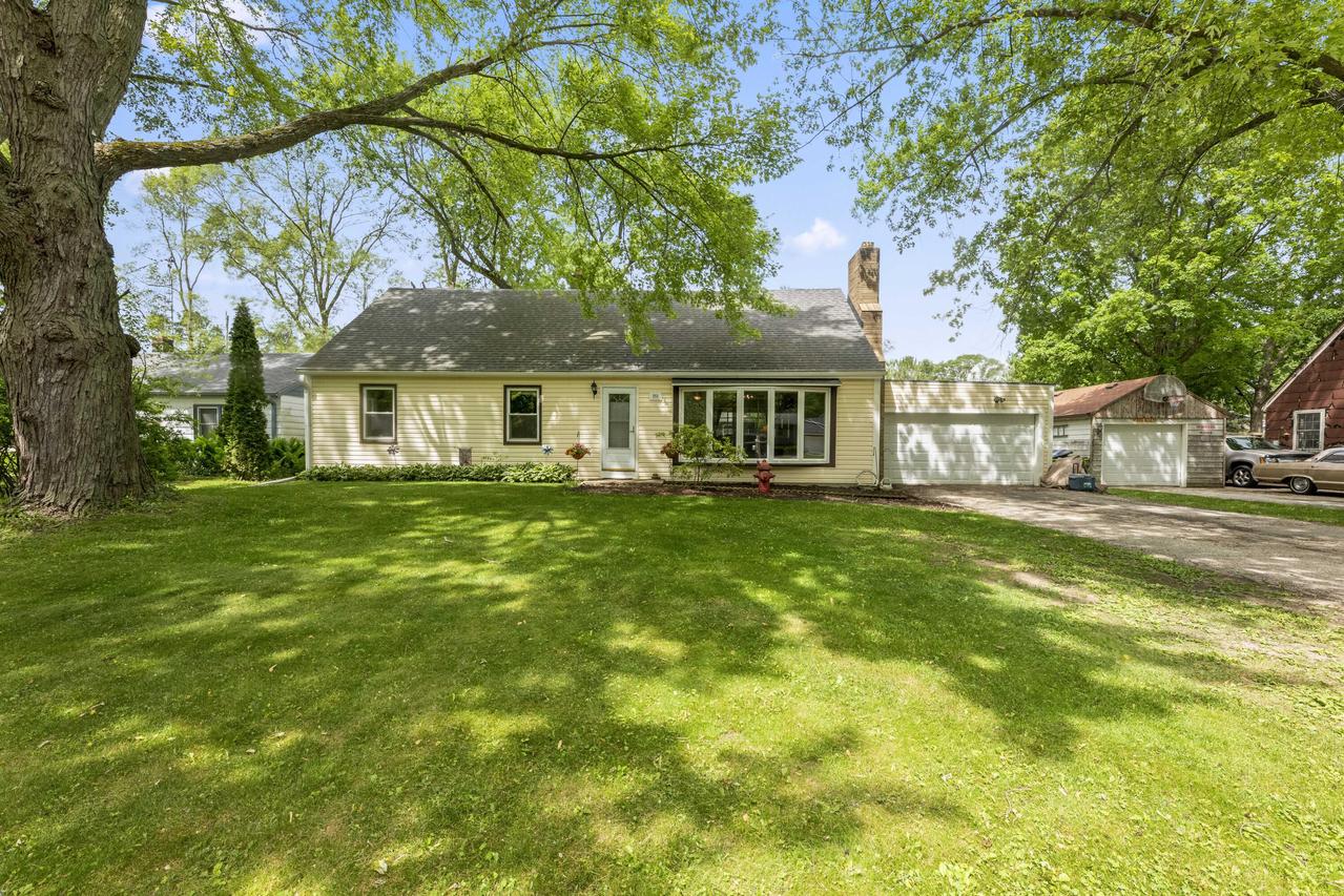 251 S Main St, Dousman, WI 53118