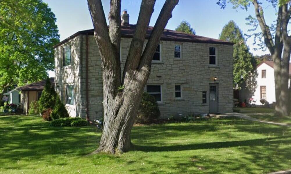 1236 S 124th St., West Allis, WI 53214