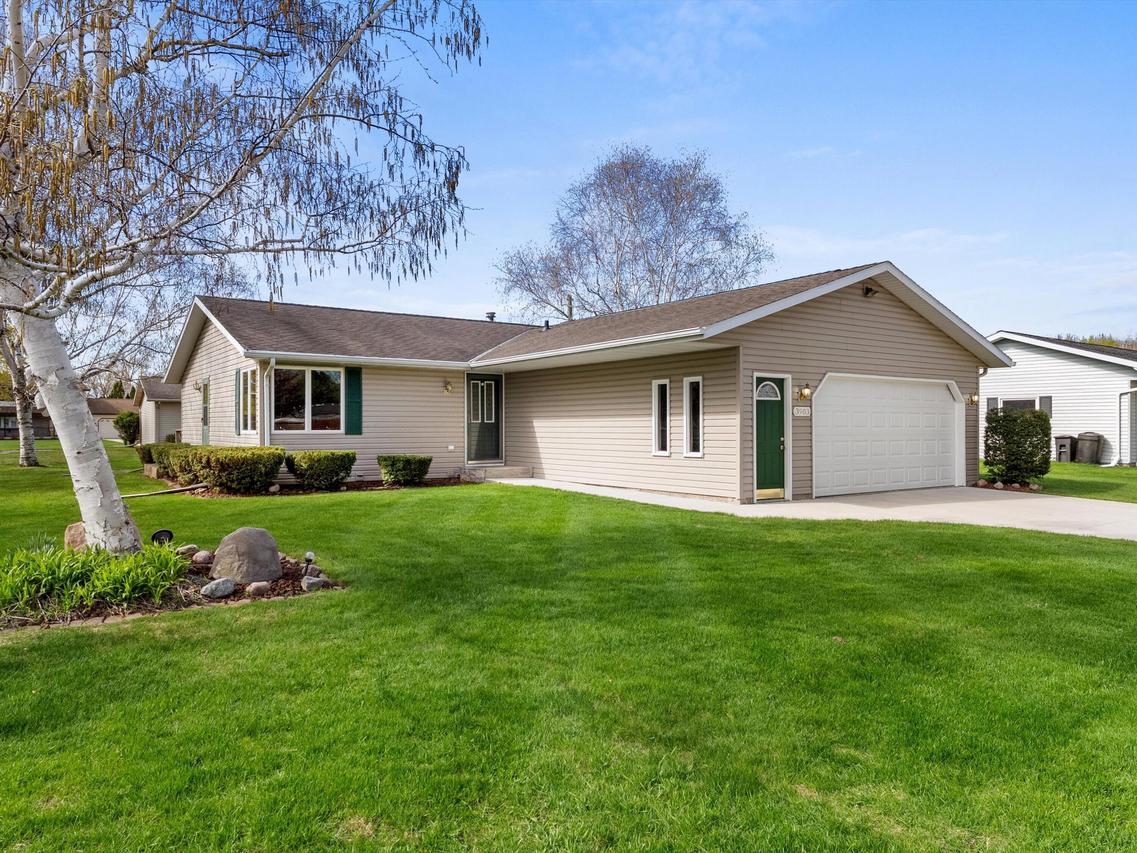 3903 Madeline Ln, Manitowoc, WI 54220
