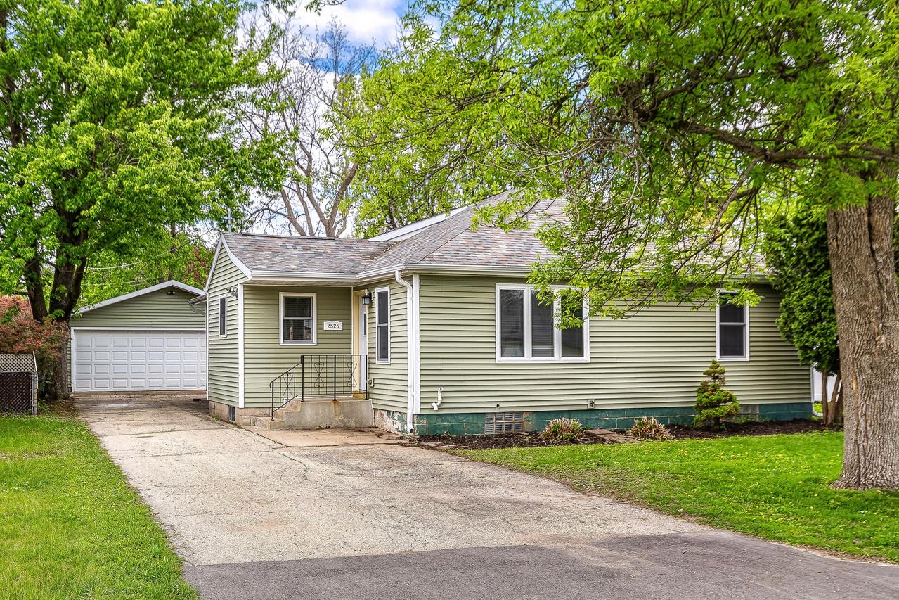 2525 Hass St, La Crosse, WI 54601
