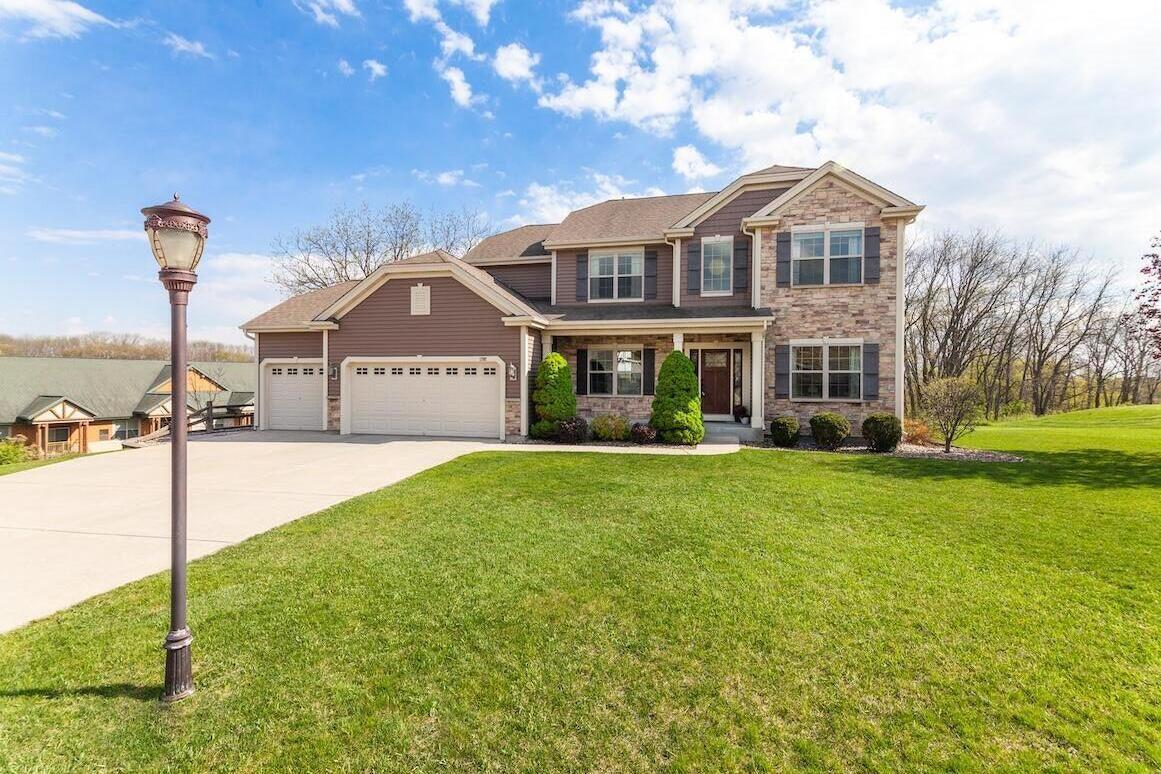 1707 Coldwater Creek, Waukesha, WI 53188