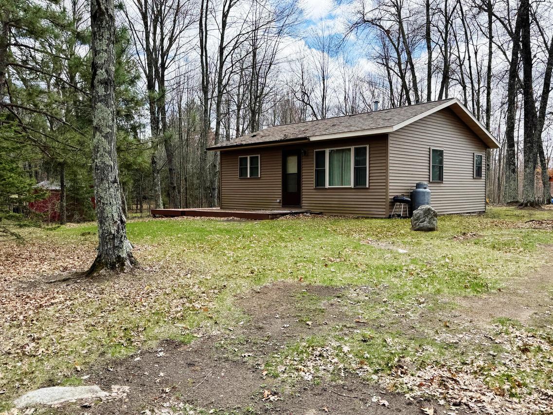 W11565 Archer Ln, Stephenson, WI 54114
