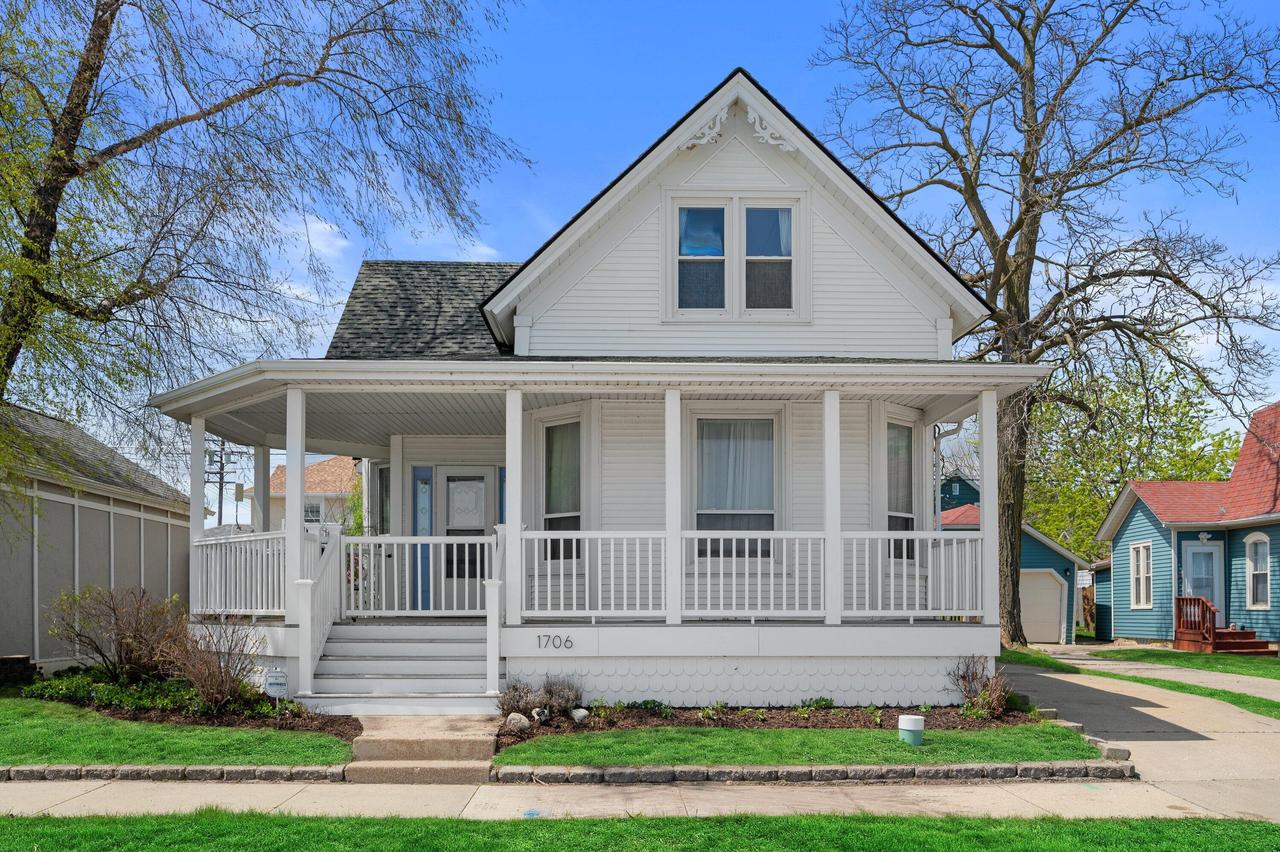 1706 Michigan Blvd, Racine, WI 53402