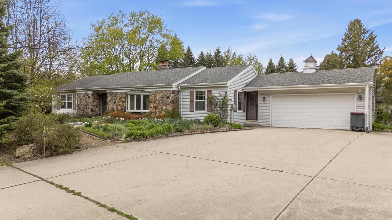 4050 Sleeping Dragon Rd, West Bend, WI 53095