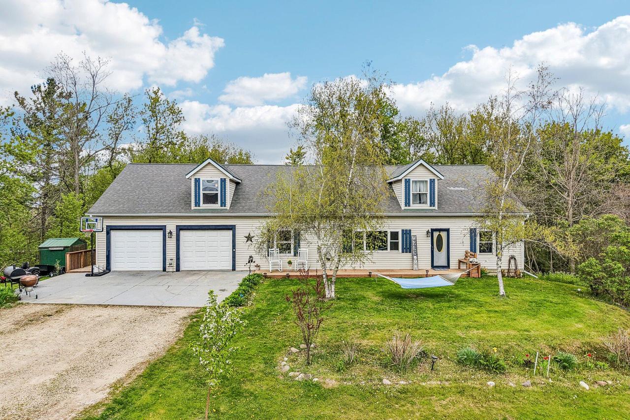 5530 Beaver Dam, Wayne, WI 53090