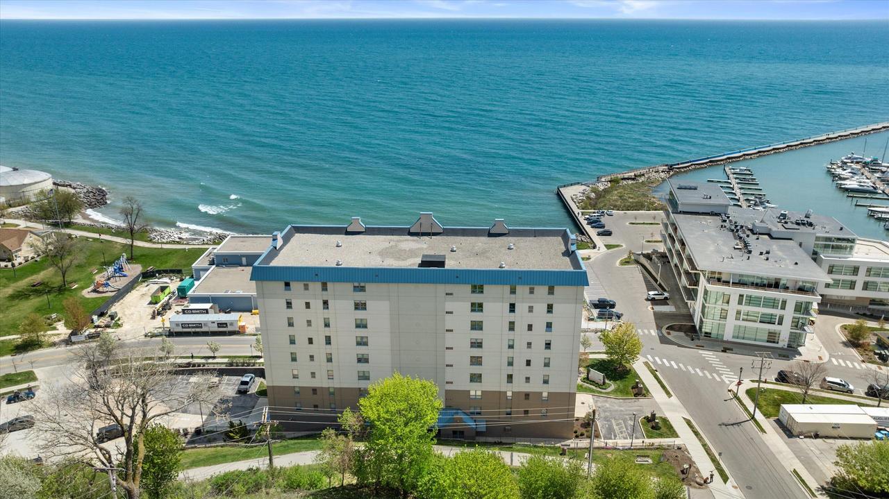 415 N Lake St #701, Port Washington, WI 53074