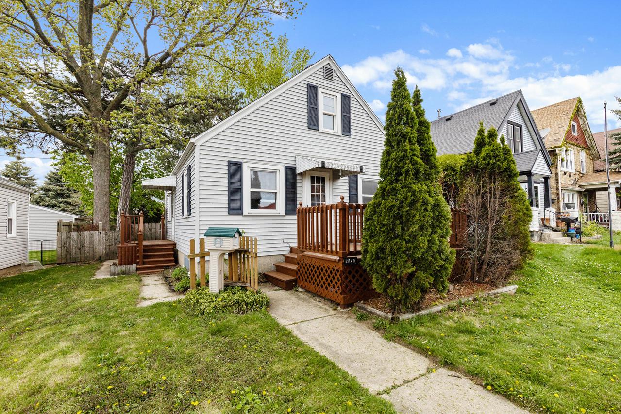 3779 S Pennsylvania Ave, Saint Francis, WI 53235