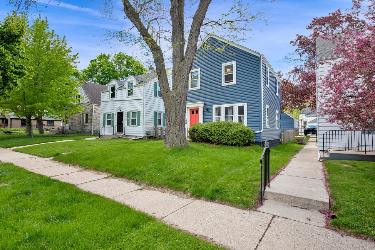 3725 S Logan Ave, Milwaukee, WI 53207