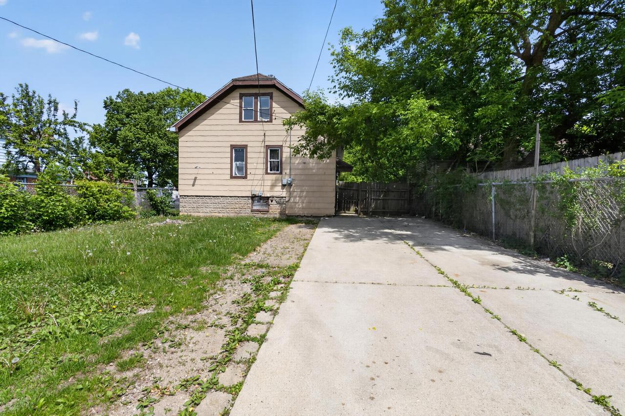 3757 N 36th St, Milwaukee, WI 53216