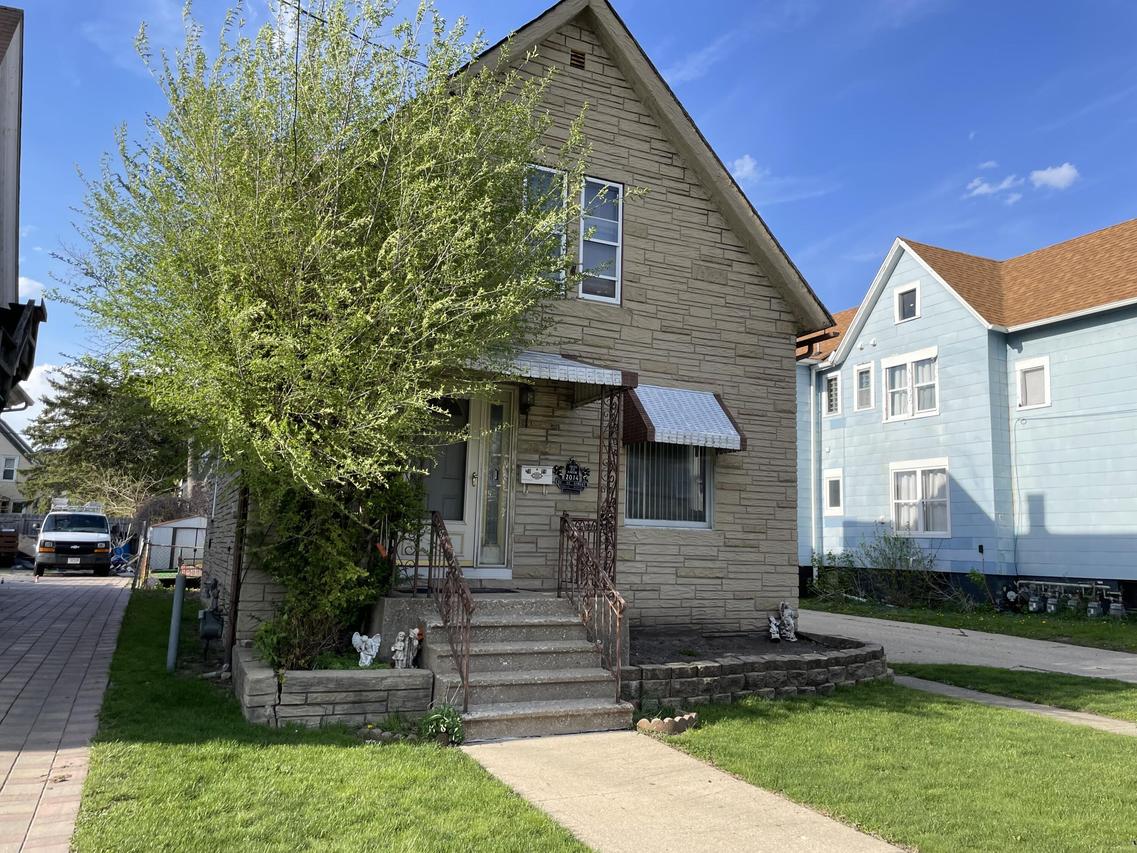 2014 61st St, Kenosha, WI 53143