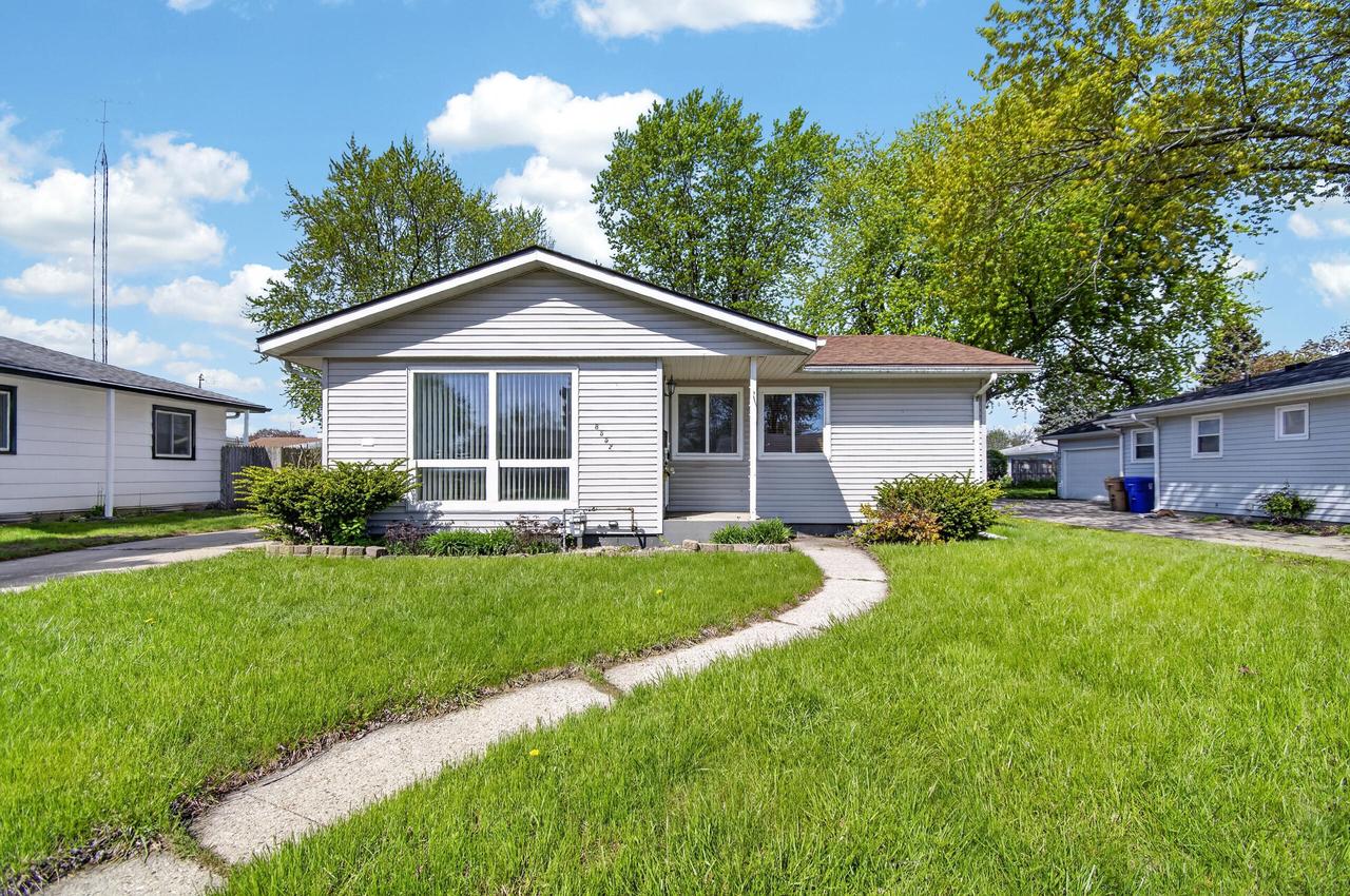 8552 20th Ave, Kenosha, WI 53143
