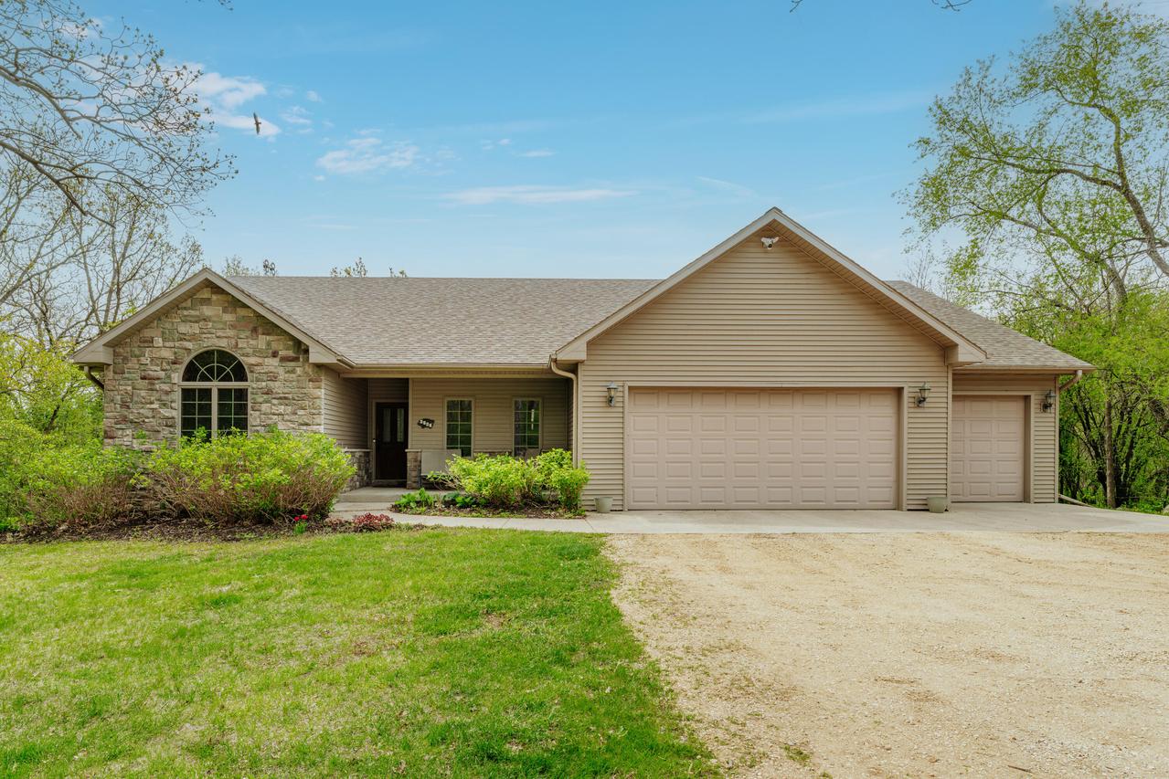 W8797 Lake Lorraine Rd, Richmond, WI 53115