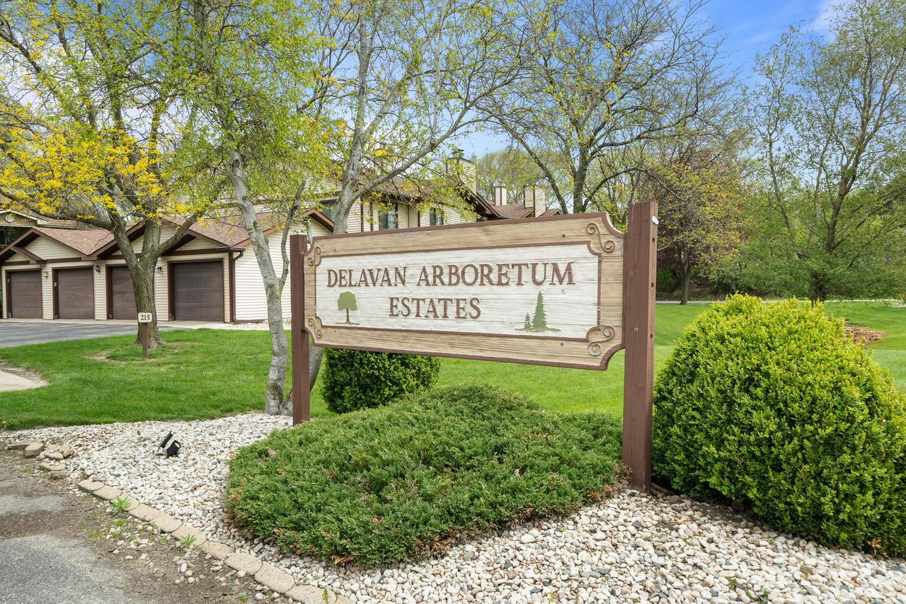 217 Franklin St #2H, Delavan, WI 53115