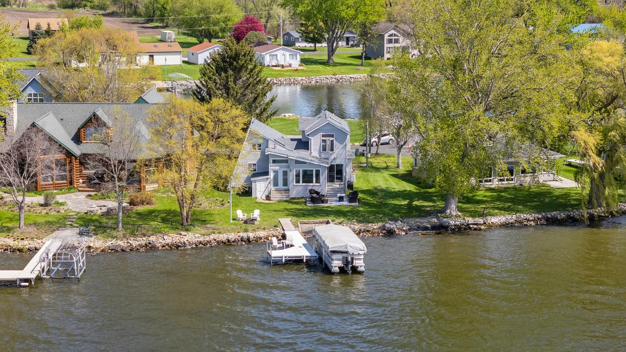 W10285 Shorecrest Dr, Fox Lake, WI 53933