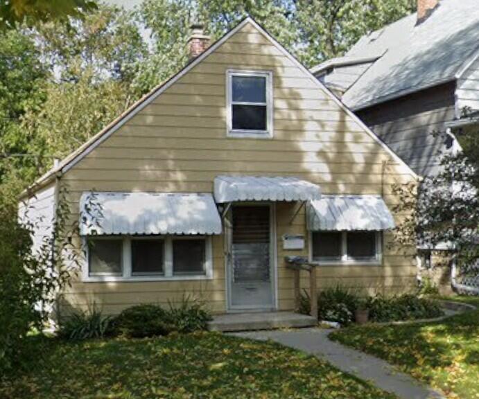 1102 E Holt Ave, Milwaukee, WI 53207