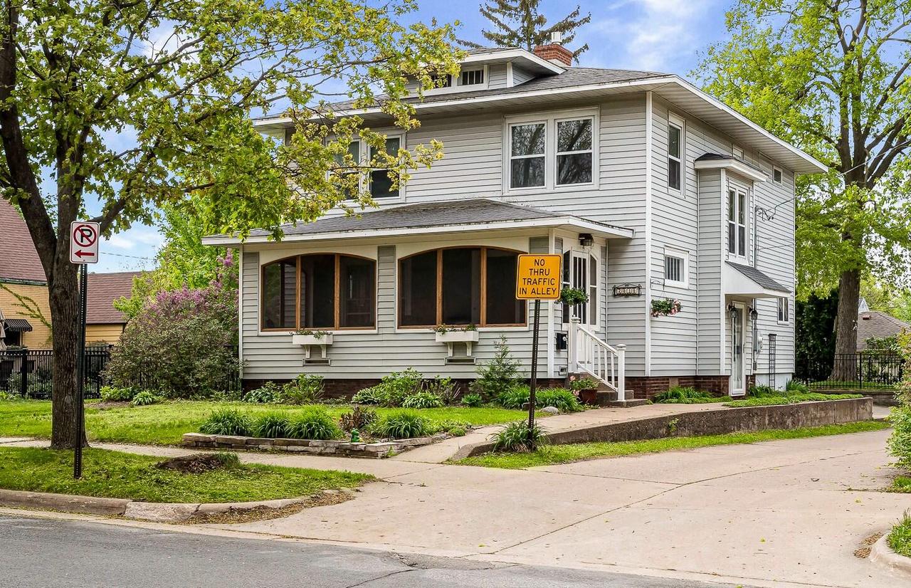 2030 Cass St, La Crosse, WI 54601