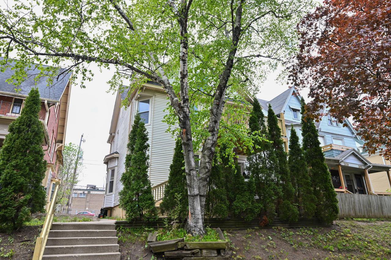 2825 W Juneau Ave, Milwaukee, WI 53208