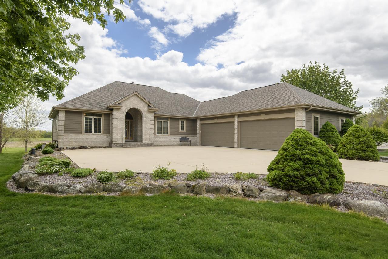 S103W22145 Kelsey Ave, Vernon, WI 53103