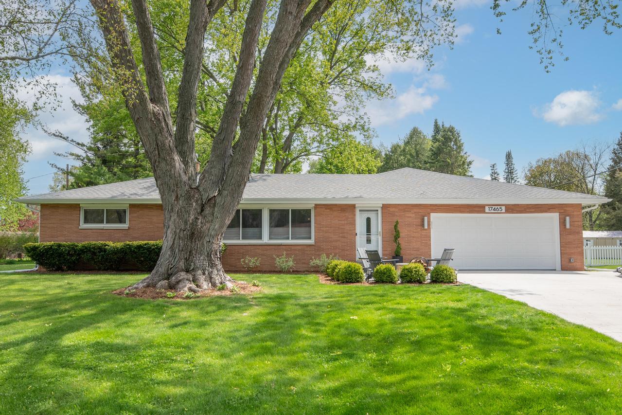 17465 Windemere Rd, Brookfield, WI 53045