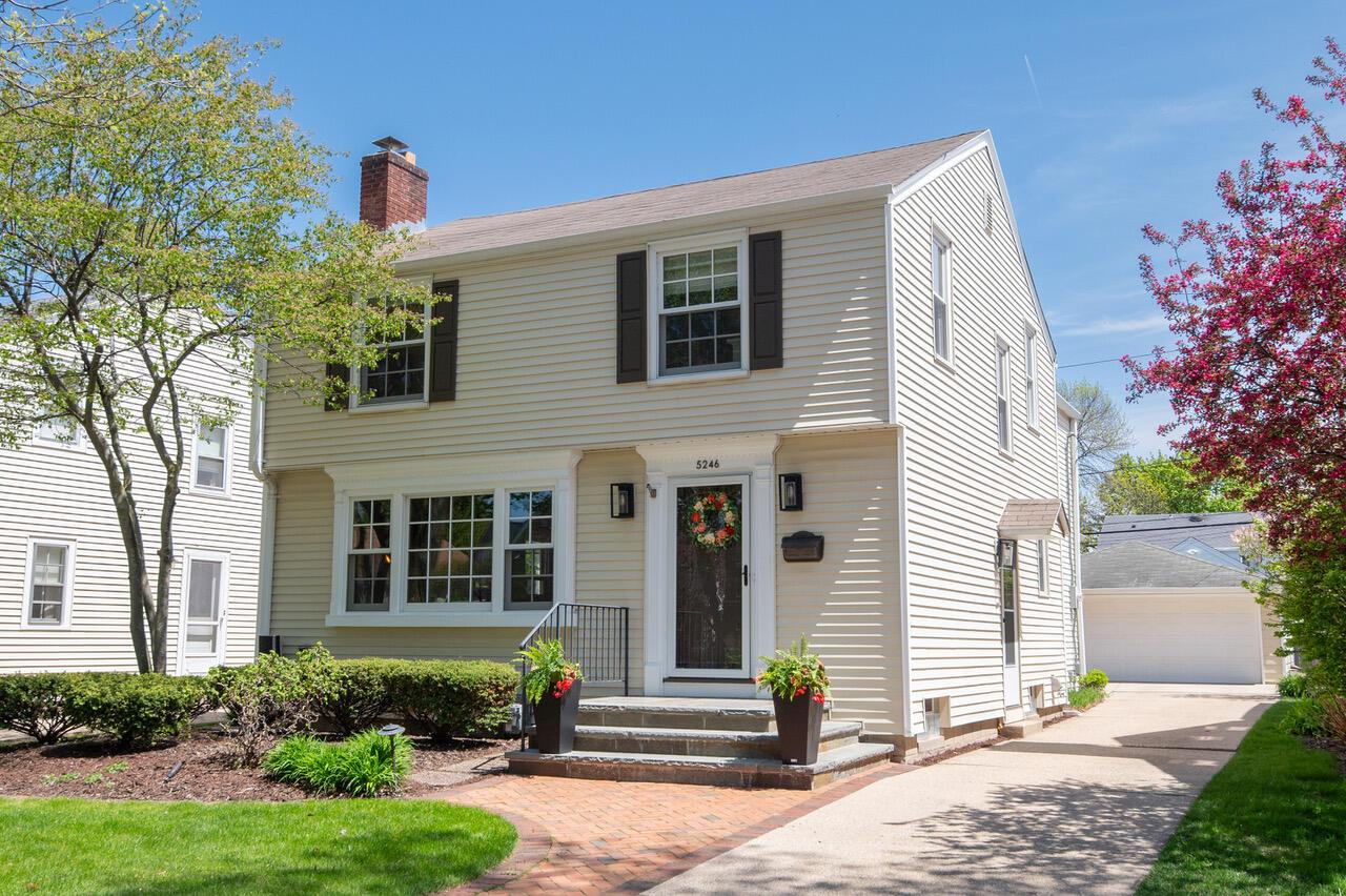 5246 N Kent Ave, Whitefish Bay, WI 53217