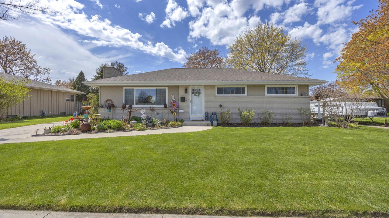 3718 S 12th Pl, Sheboygan, WI 53081