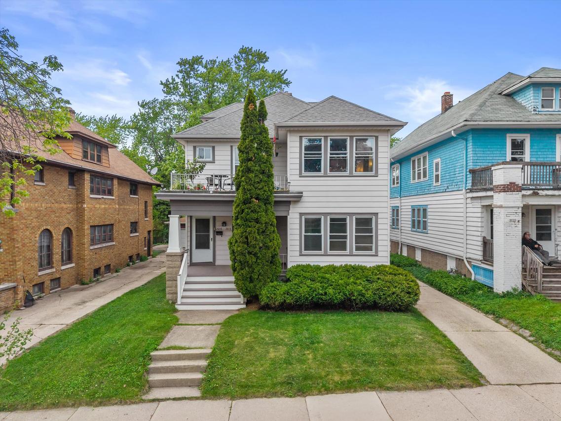 2016 E Newton Ave, Shorewood, WI 53211