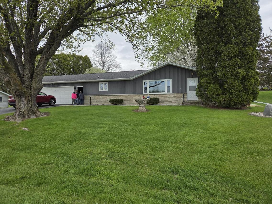 1785 N Sunset Ln, Auburn, WI 53010