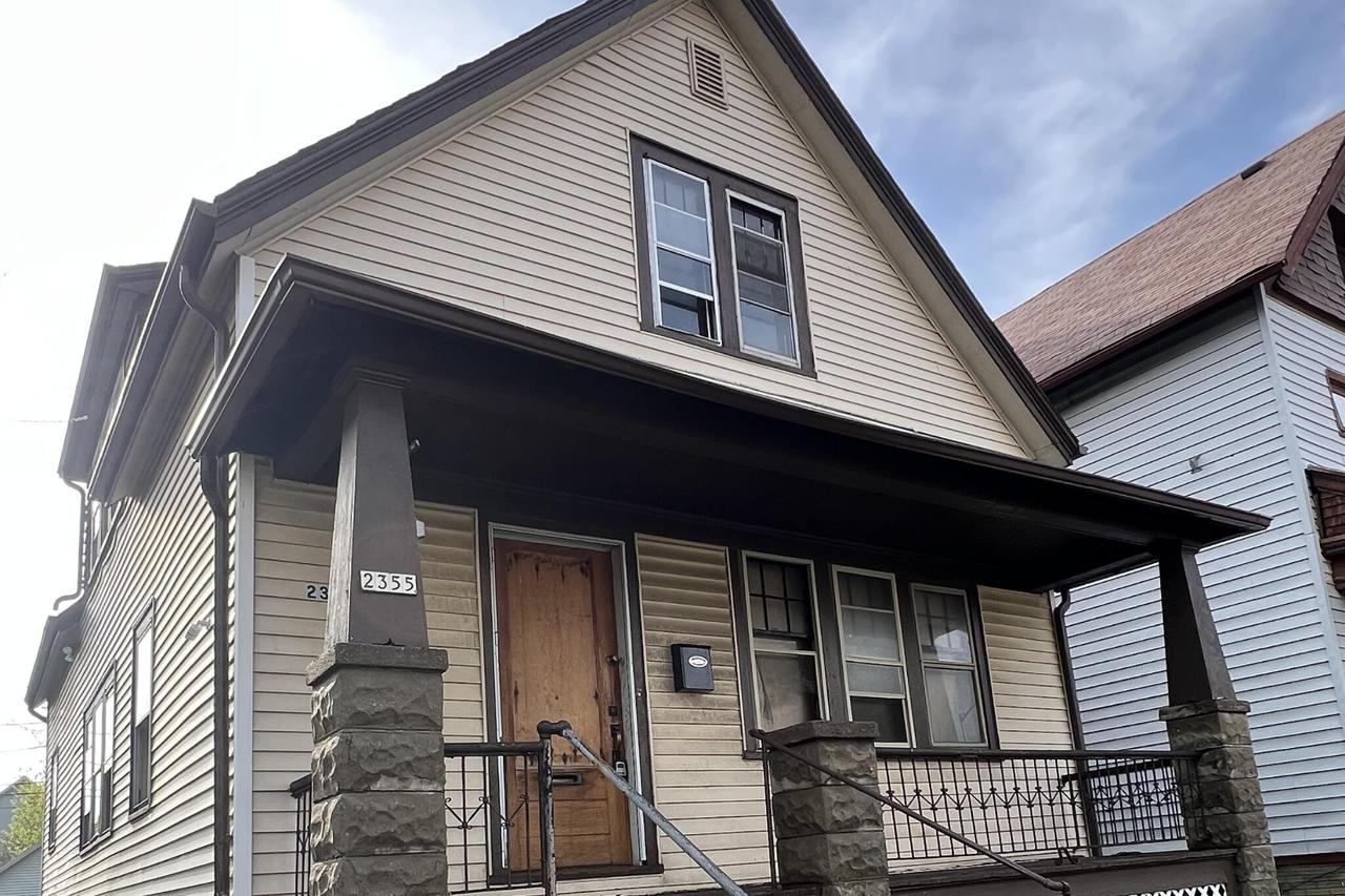 2355 N 20th St, Milwaukee, WI 53206