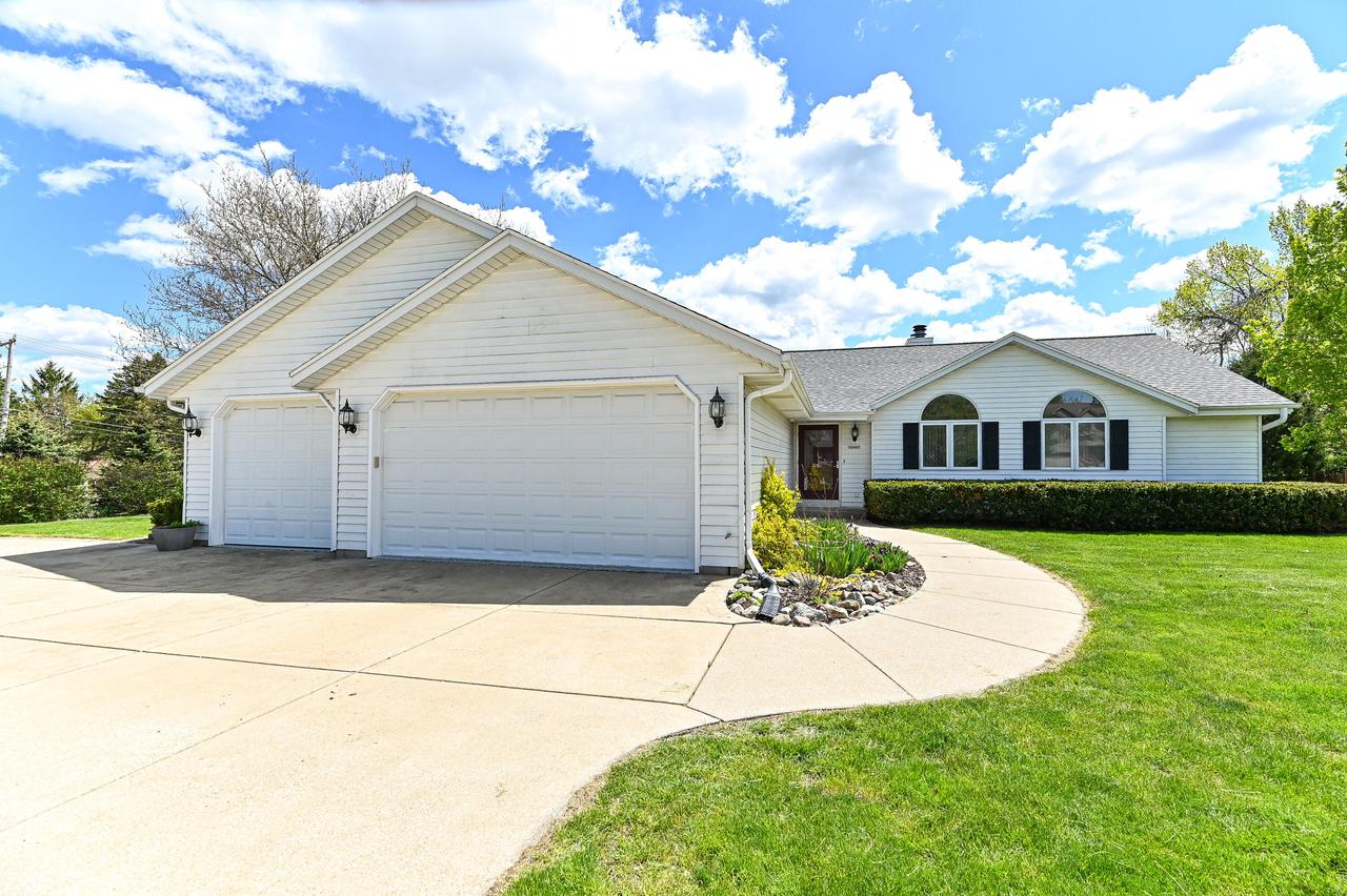 12405 W North Ln, New Berlin, WI 53151