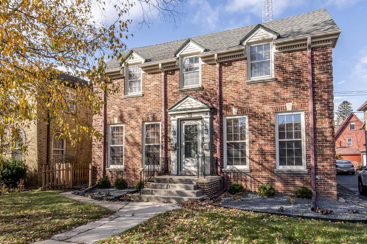 4119 N Woodburn St #4121, Shorewood, WI 53211