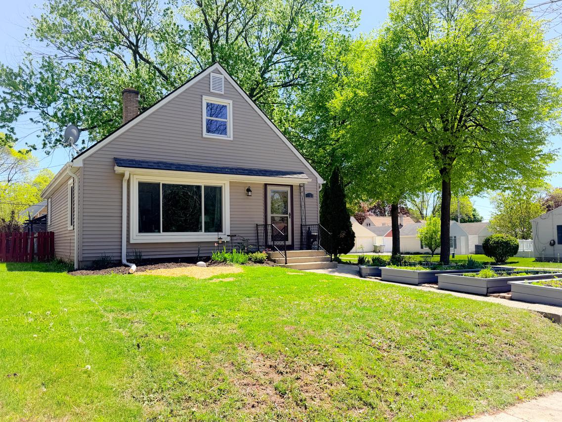 2802 N 89th St, Milwaukee, WI 53222
