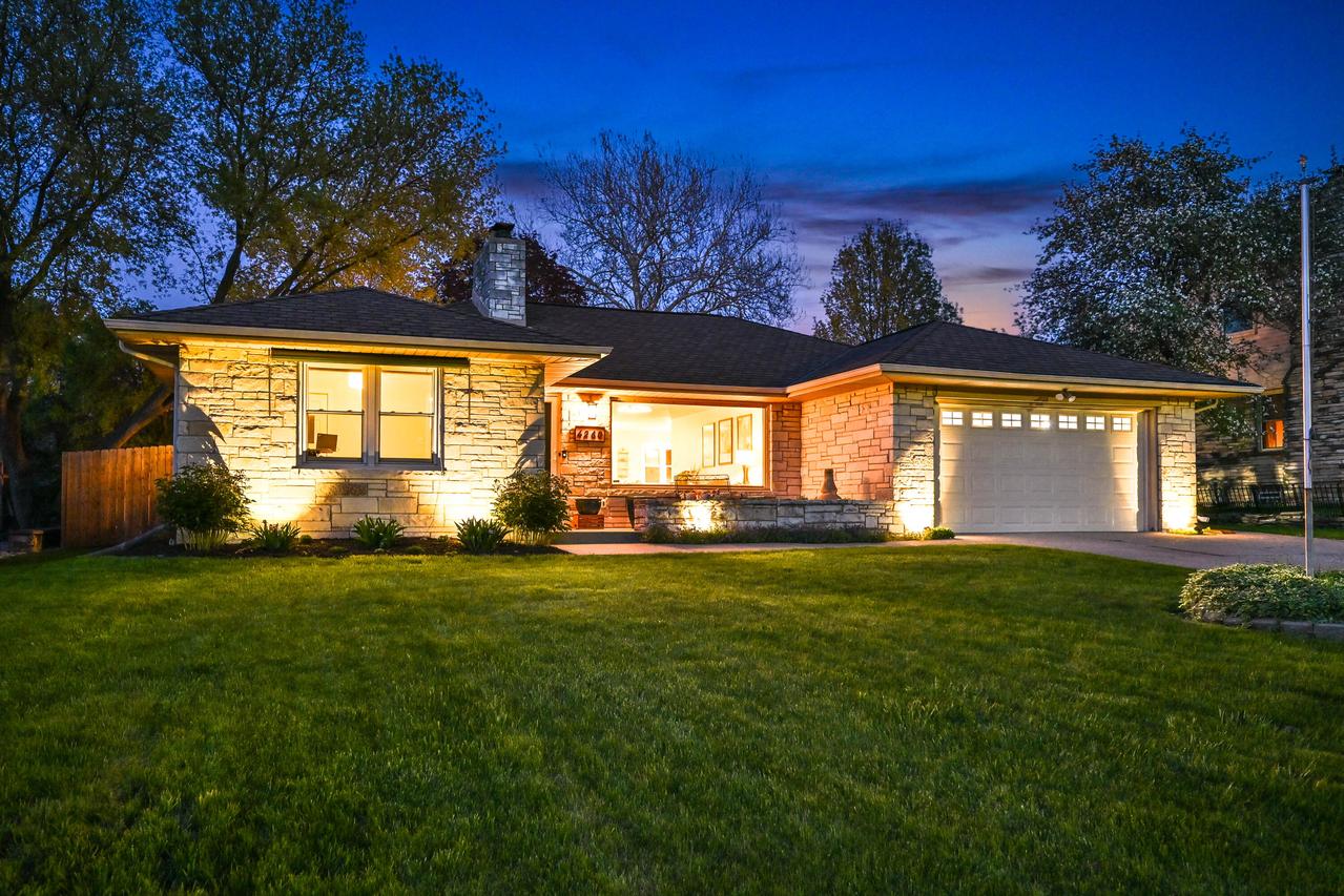 4260 Menomonee River, Wauwatosa, WI 53222