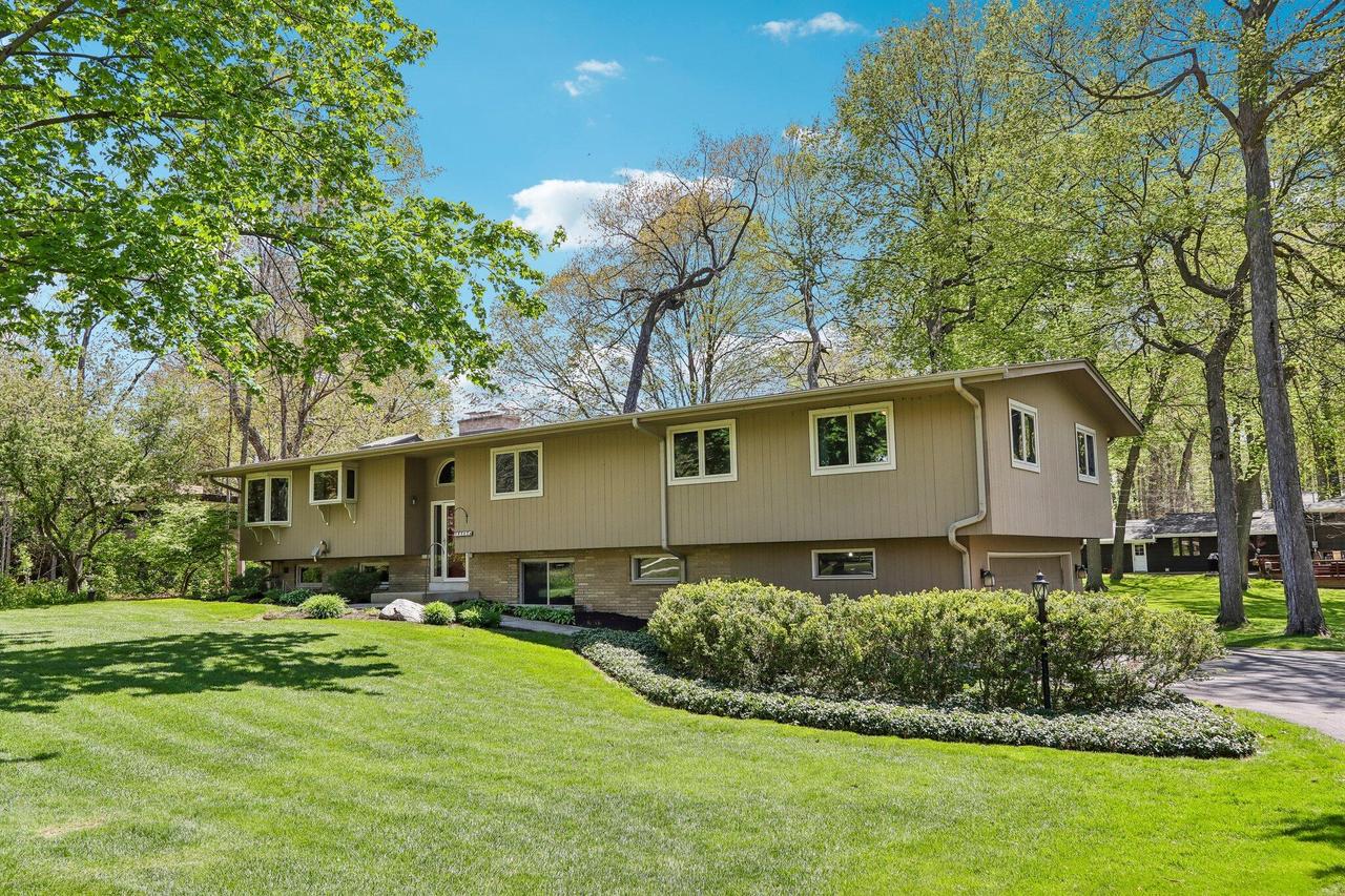 19505 Gebhardt Rd, Brookfield, WI 53045