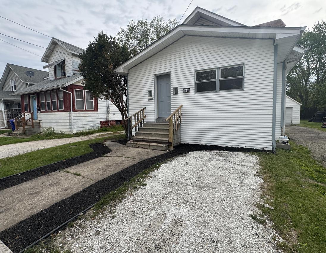 6929 13th Ave, Kenosha, WI 53143