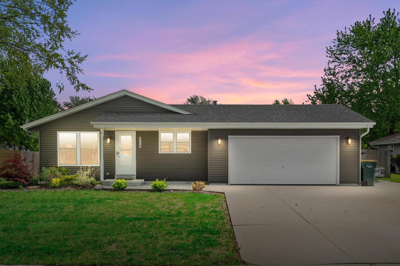 1331 E Maass Dr, Oak Creek, WI 53154