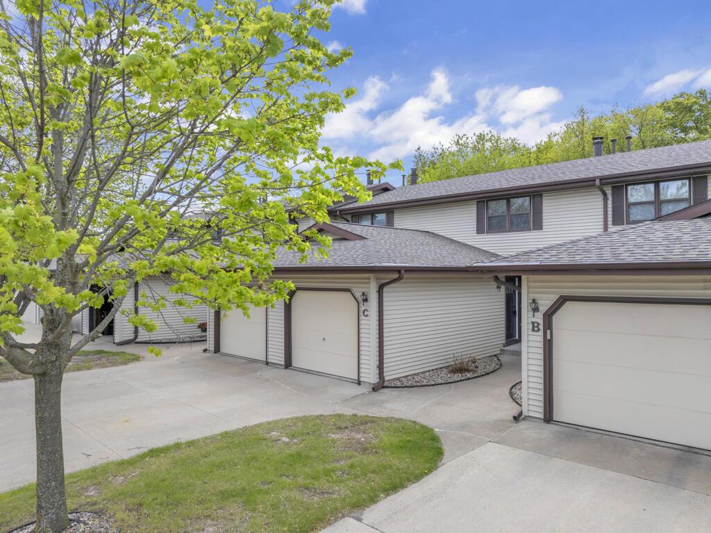 819 S Westhaven Pl #C, Appleton, WI 54914