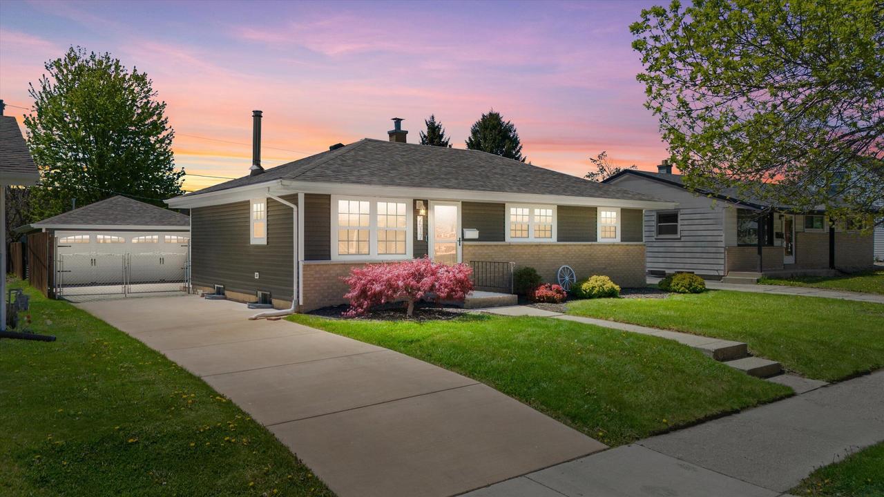 2517 E Armour Ave, Saint Francis, WI 53235