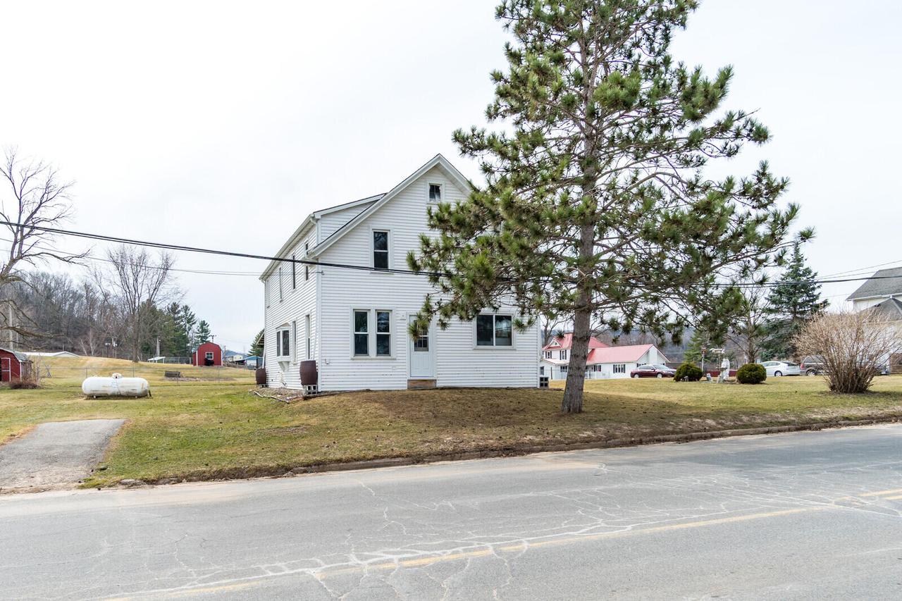 W3865 County Road De -, Farmington, WI 54644