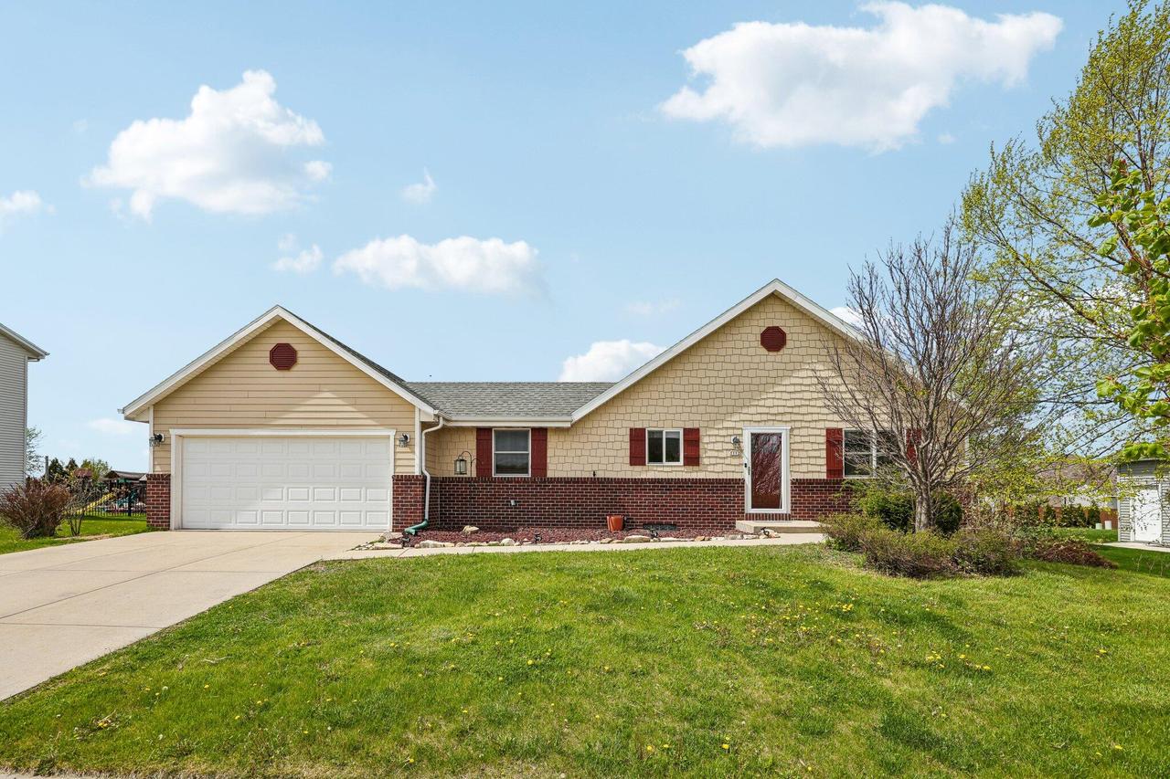 1112 Durango Dr, Hartford, WI 53027
