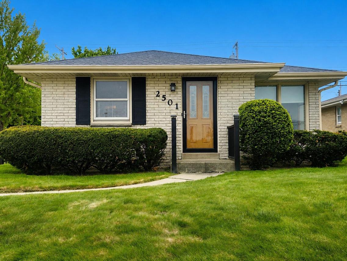 2501 W Layton Ave, Milwaukee, WI 53221