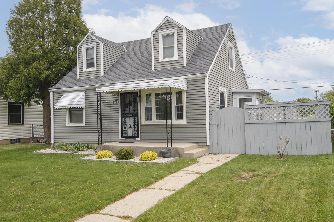 3322 N 77th St, Milwaukee, WI 53222