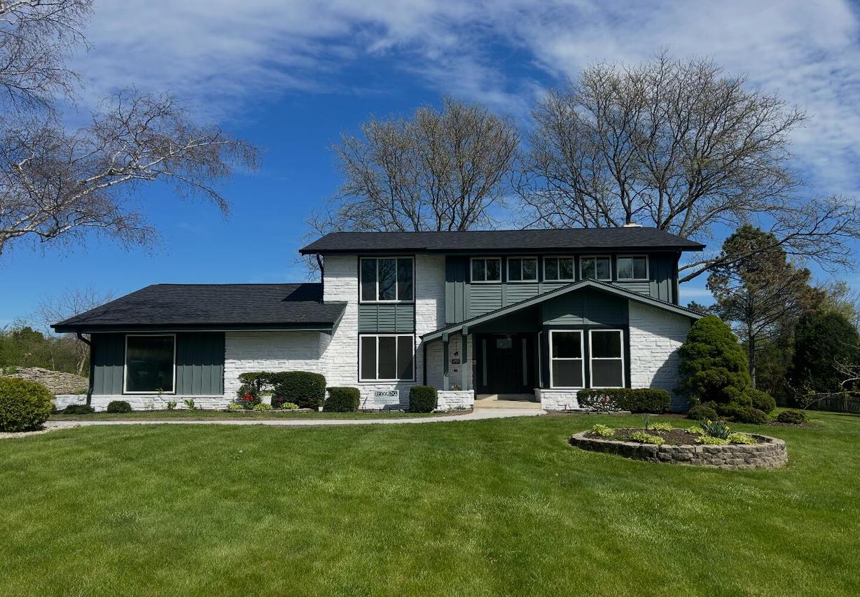 7693 Overlook Dr, Greendale, WI 53129