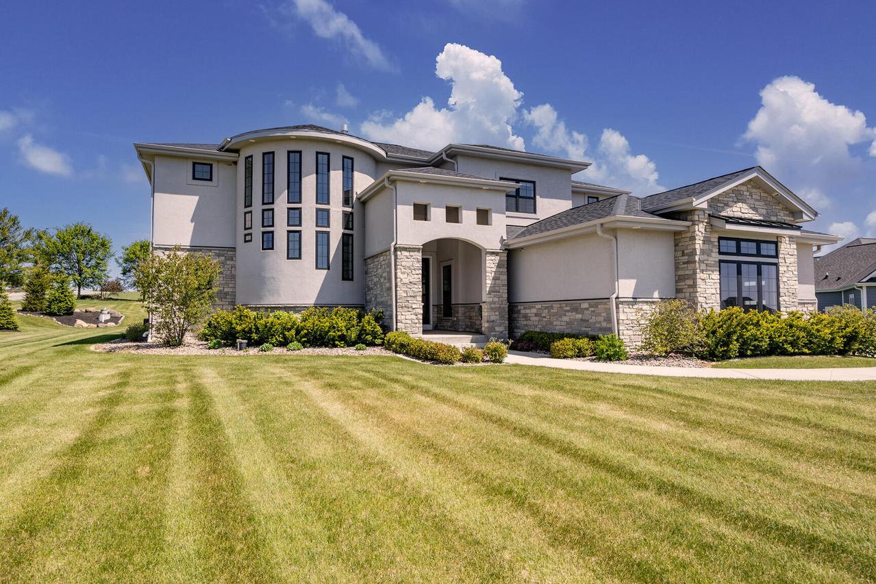 4814 S East Kohler Cir, New Berlin, WI 53146