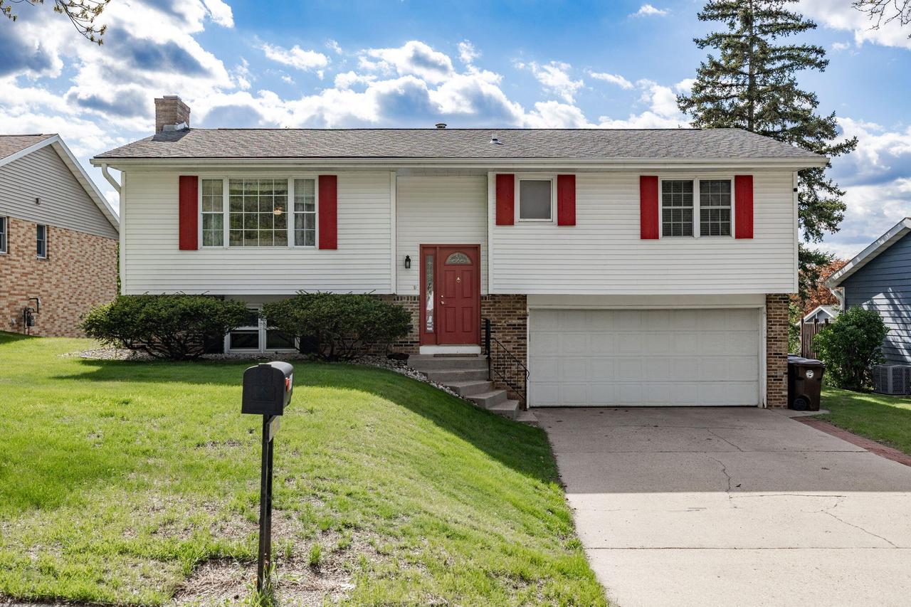 629 Hanson Ct, Onalaska, WI 54650